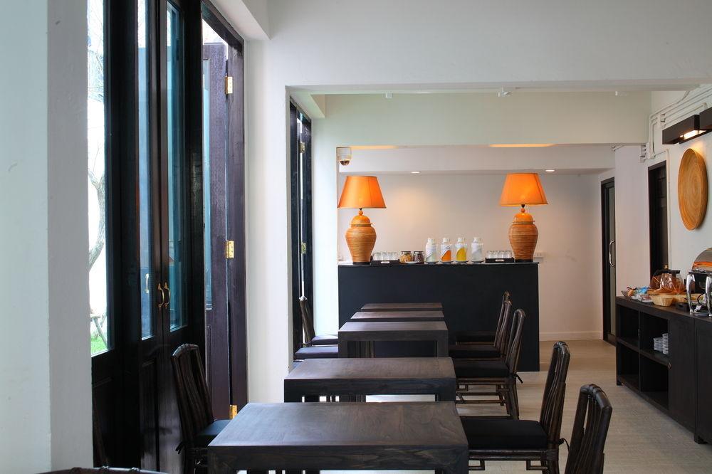 99 The Gallery Hotel 3*