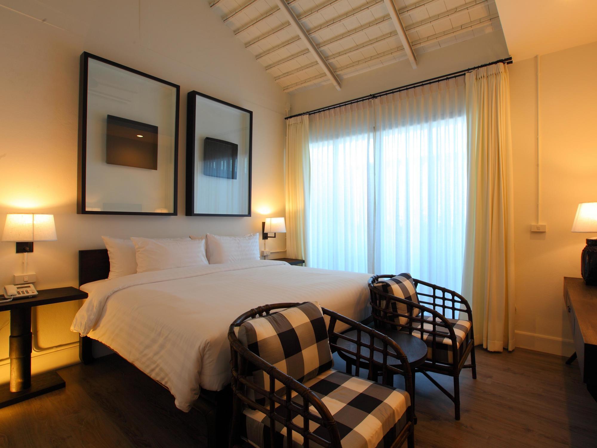 99 The Gallery Hotel