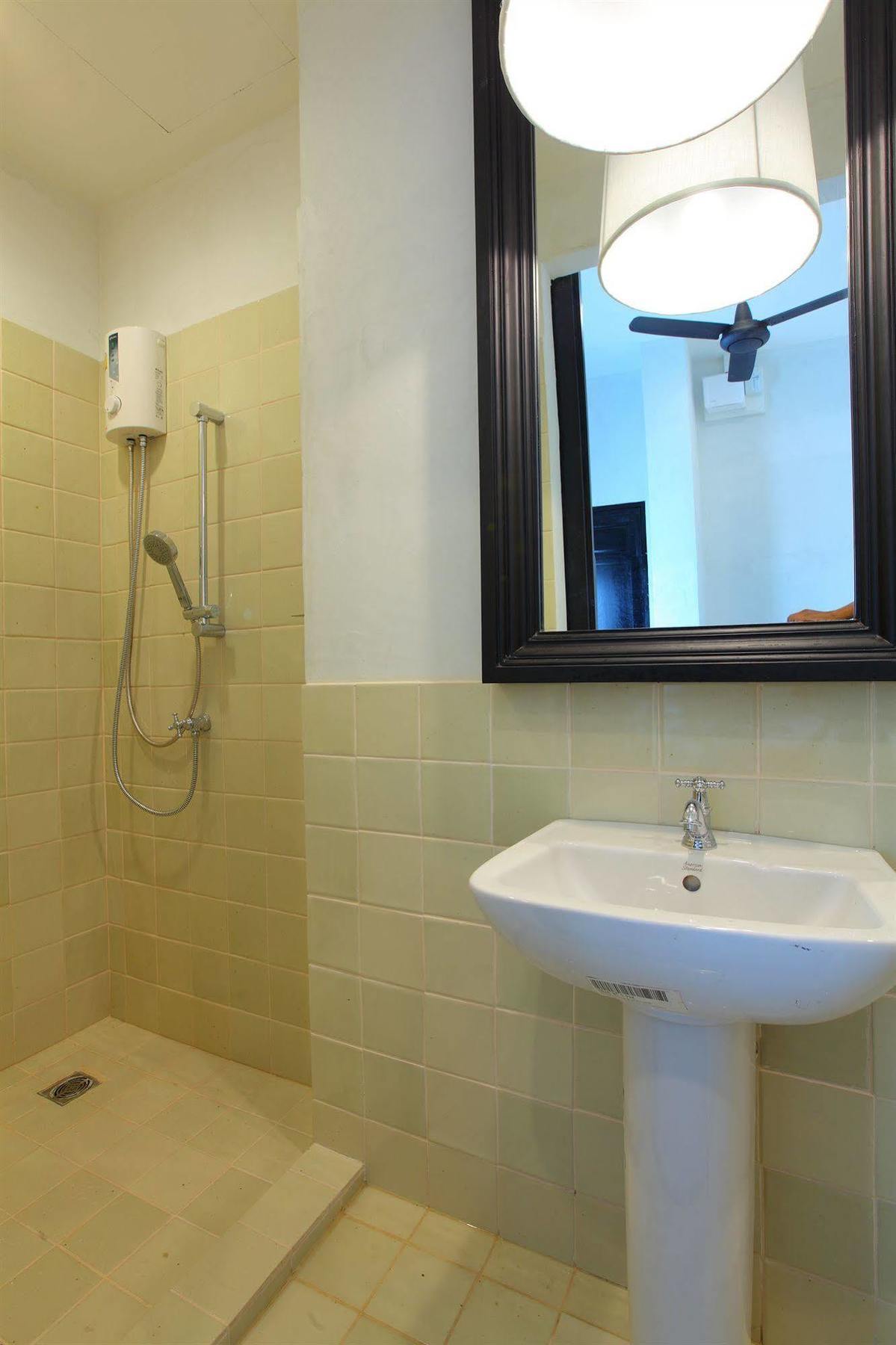99 The Gallery Hotel 3*